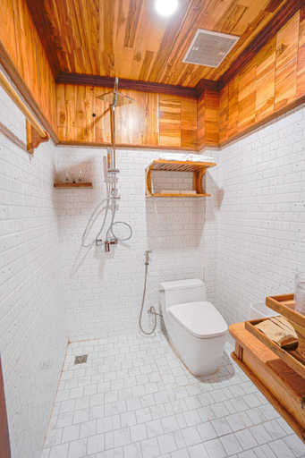 Bathroom 5, Phetchalern serviced apartment, Vientiane
