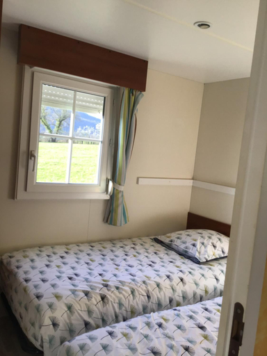 Bedroom 2, Jura mobile home, Jura