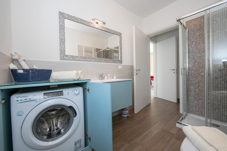 Shower, Villa Il Gelsomino Bellavista in Lake Maggiore - Happy Rentals, Varese