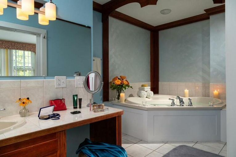 Bathroom 3, Rabbit Hill Inn, Caledonia
