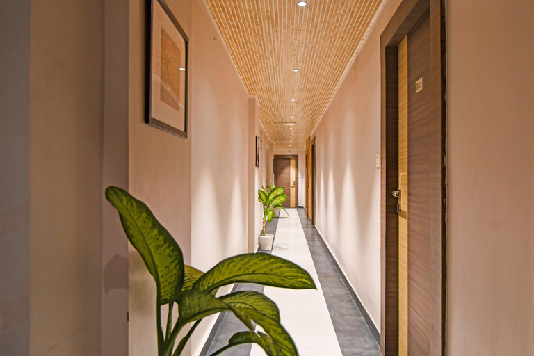 Lobby 2, Kzar Select, Kolkata