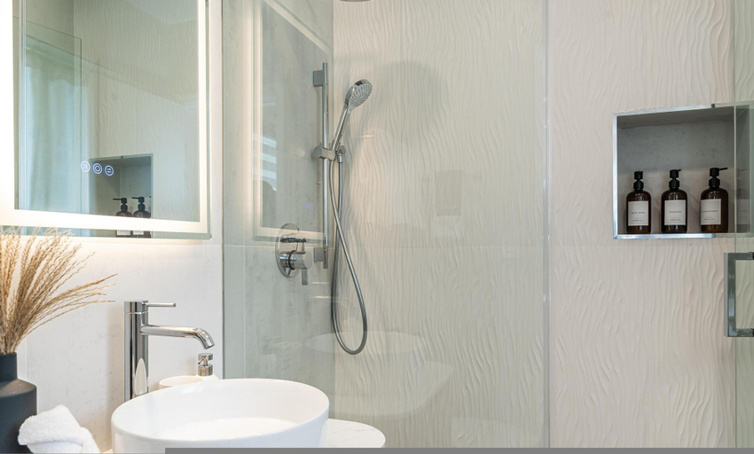 Room 3, Fox Pearl 4Bd Pool House- Las Olas Luxury Getaway, Broward