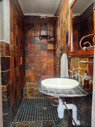 Bathroom 3, Claires of Centurion, City of Tshwane