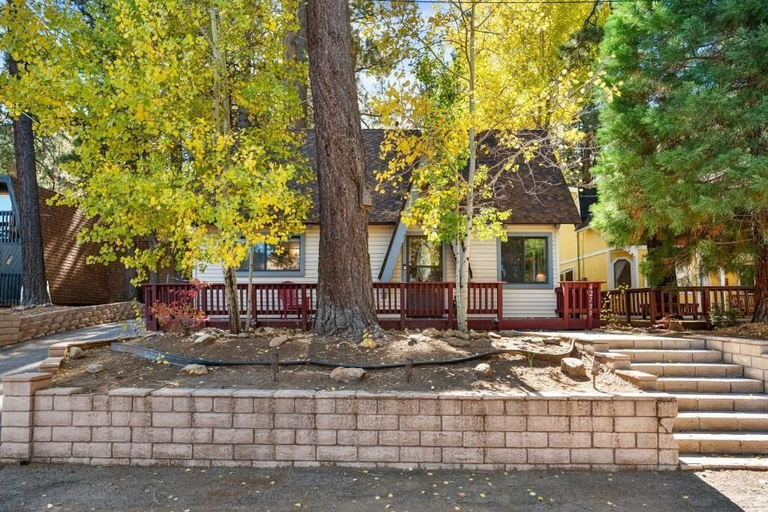 Exterior 5, Peregrine Chalet, San Bernardino