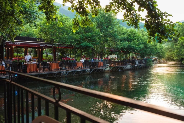 Outdoor dining 2, Resort Anës Drinit, Istok