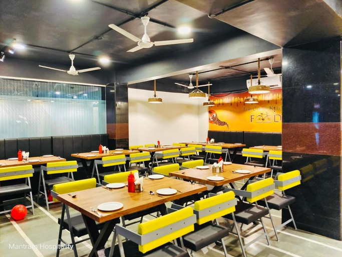 Food & Drinks 5, Hotel Crown, Rajkot
