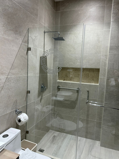 Bathroom 4, Posada Itza, Flores