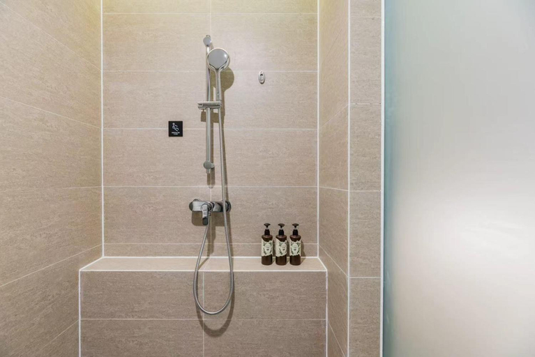 Bathroom 3, Atour Hotel Nanjing Maqun, Nanjing