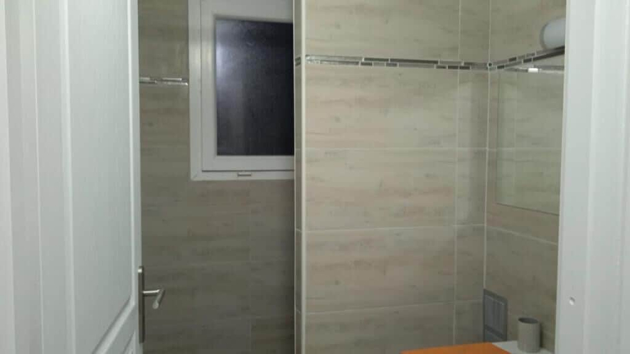 Bathroom 2, Appartement F4 proche Gare sncf, Eure