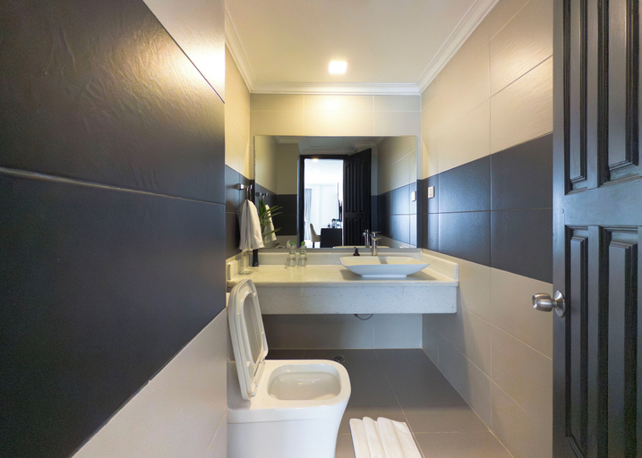 Bathroom 5, Queenco Entertainment Resort, Sihanoukville