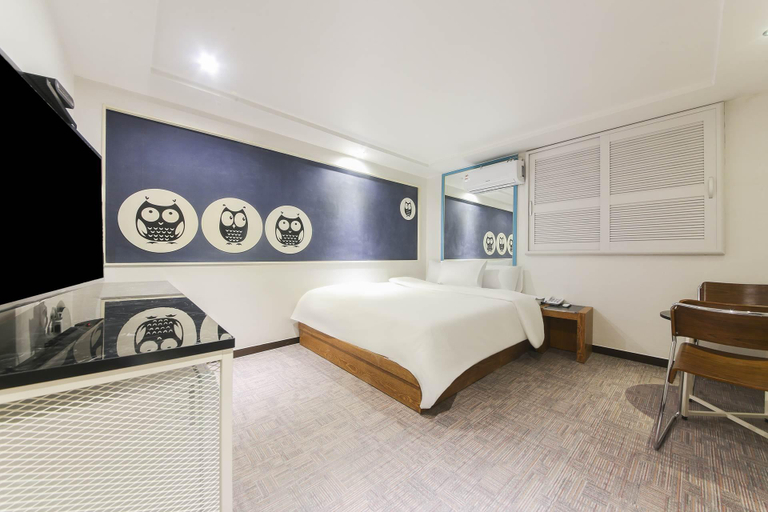 Bedroom 2, Busan Daeyeondong Hotel with, Nam