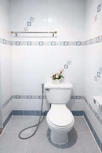Bathroom 4, T.U.B. Mansion, Pak Kret