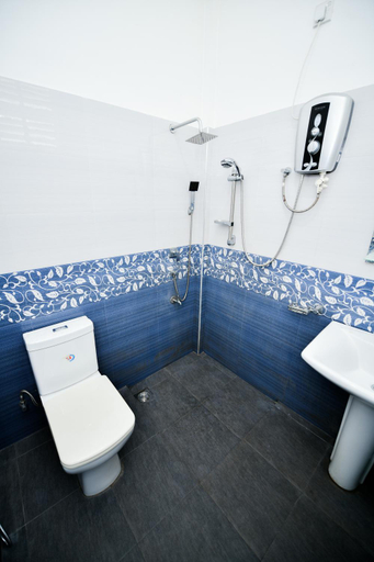 Bathroom 3, Summerland Residence, Embilipitiya