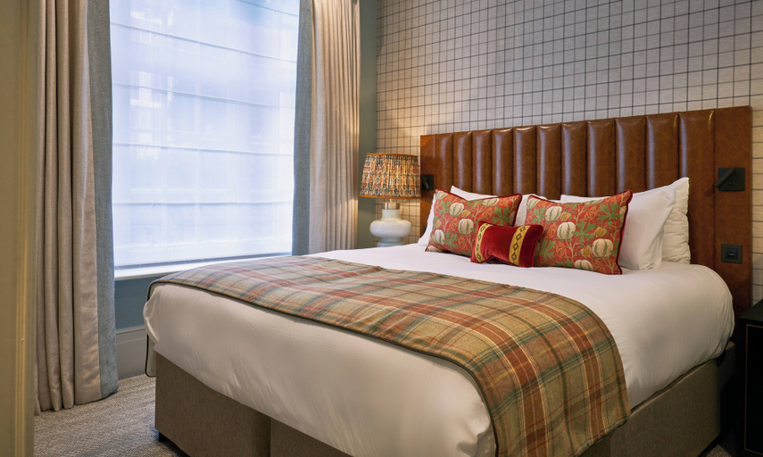 Bedroom 2, Tophams Hotel, London