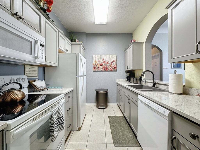 Private kitchen 4, Create Magic Moments Steps Away From Waterpark 3 Bedroom Condo, Osceola