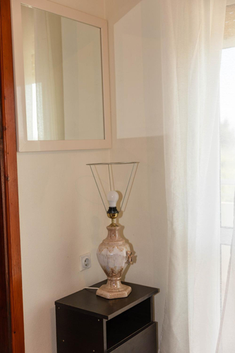 Others 5, Villa Elezi