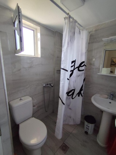 Bathroom 3, M&J Home, Sarandës