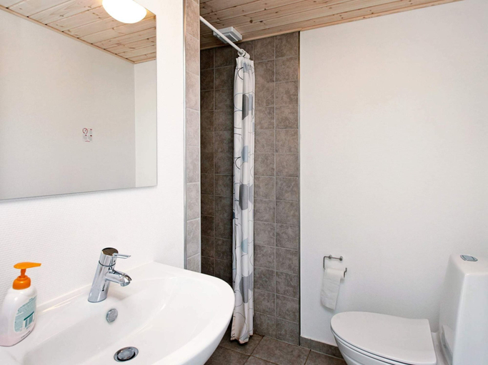 Bathroom 3, 4 Star Holiday Home in Bogense, Nordfyns