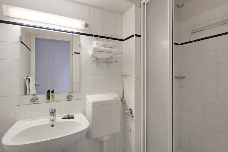 Bathroom, Les Lilas Serviced Apartments, Seine-Saint-Denis