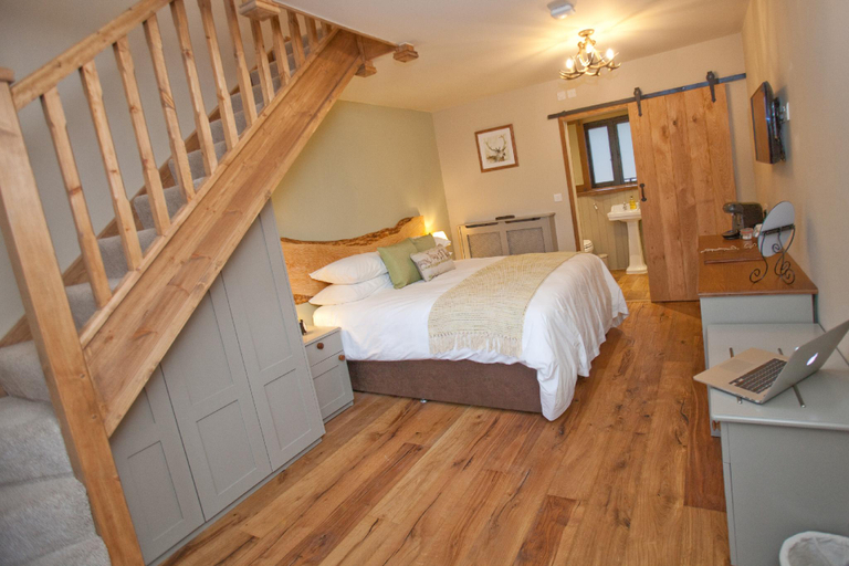 Bedroom 2, The Plough Inn, Kent