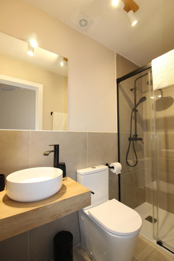 Bathroom 2, Hostal Las Acacias, Málaga