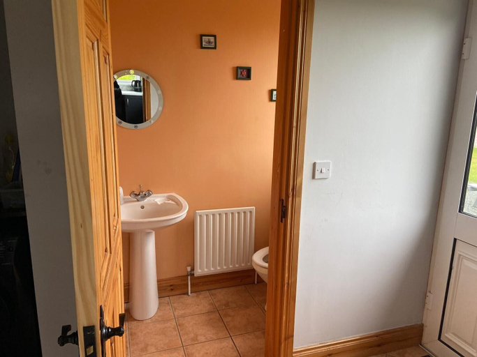 Bathroom 5, Ballygarrett Holiday Home