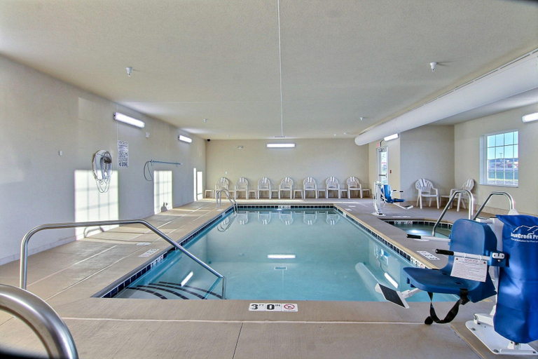 Sport & Beauty 4, Cobblestone Hotel & Suites - Beulah, Mercer