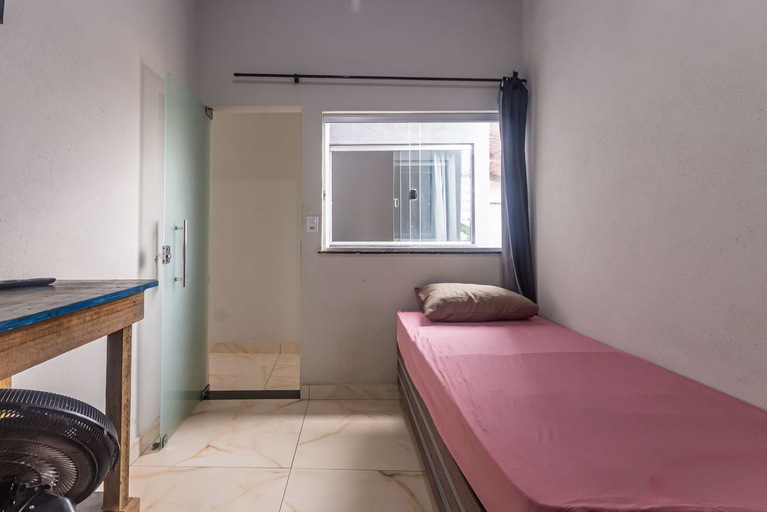 Room 2, Apartamento Para 6 h Spedes com Wi-fi e Garagem, Pará de Minas