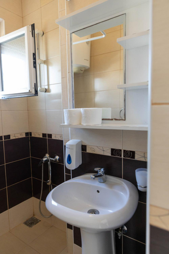 Bathroom 2, Villa Elezi