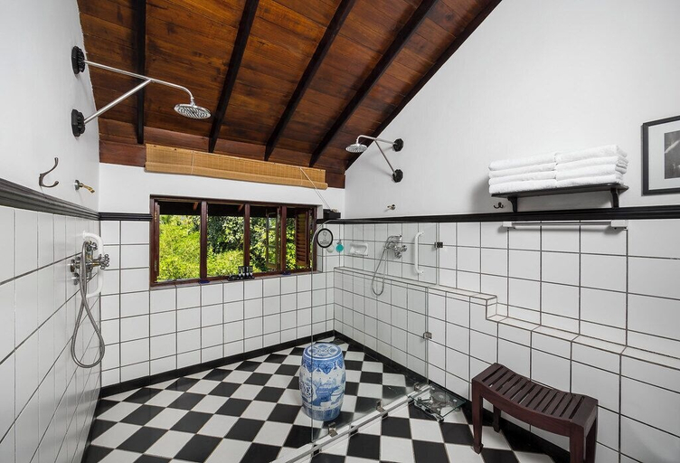 Bathroom, Clingendael Kandy, Medadumbara