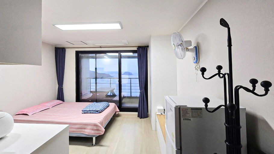 Bedroom 2, yeonggwang sammirang pension, Yeonggwang