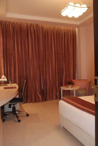 Bedroom 4, Sarovar Portico Naraina Delhi, Delhi