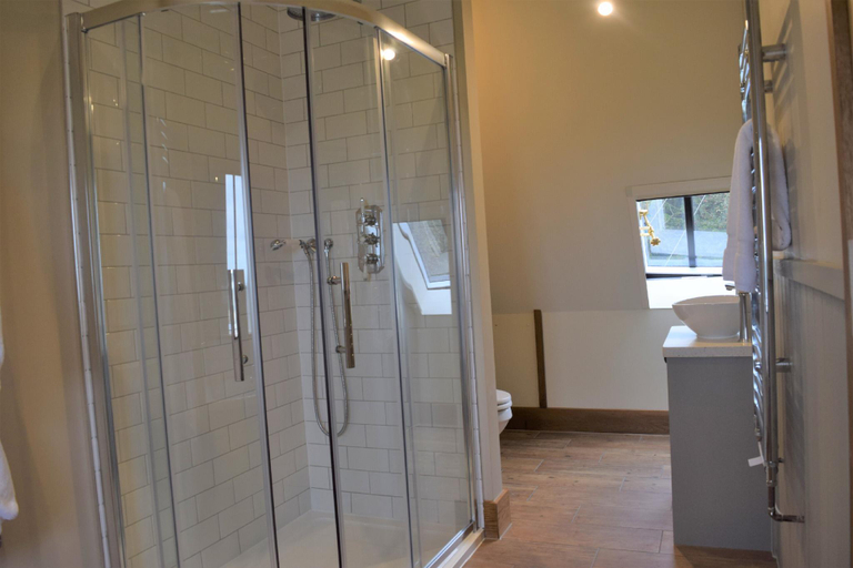 Bathroom 3, The Plough Inn, Kent