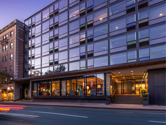 Exterior & Views