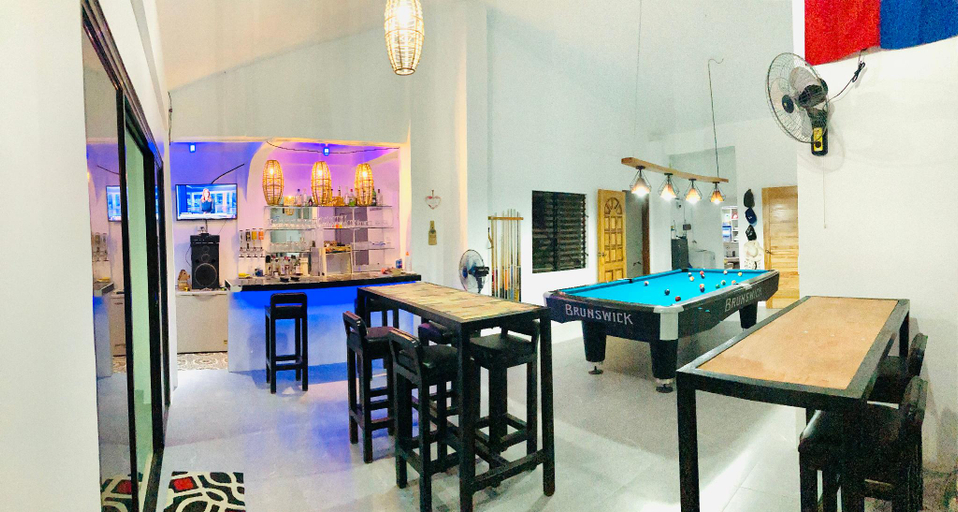 Food & Drinks, Watering Hole Apartments , Puerto Galera
