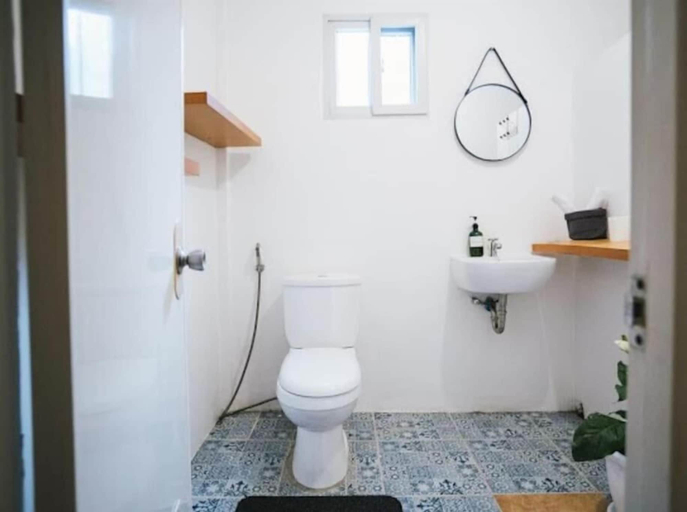 Bathroom, Malaya House, El Nido
