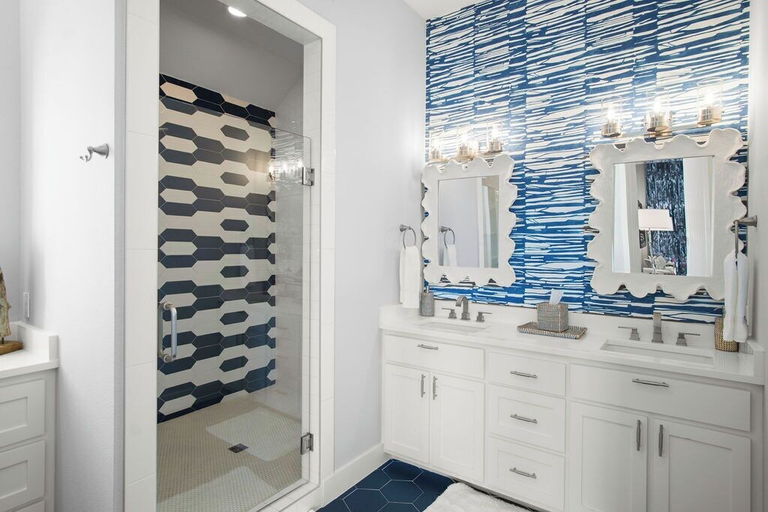 Bathroom 4, Sips Ahoy 191 BE, Nueces