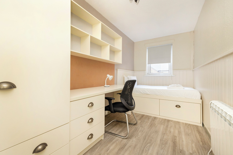 Room 5, Meadow Court Apartments, Edinburgh