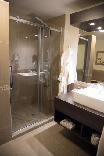 Bathroom 4, Auberge l'Ambassadeur, La Matapédia
