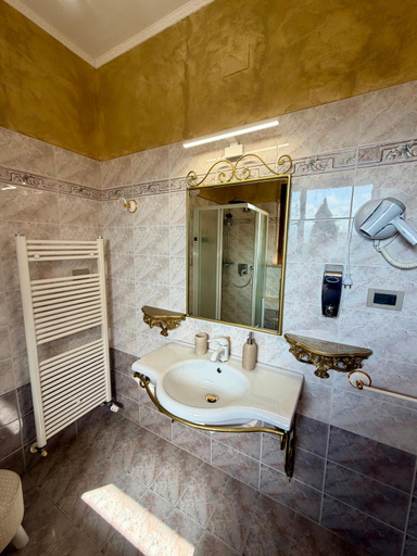 Bathroom 2, La Mammola Bed&Breakfast, Ancona