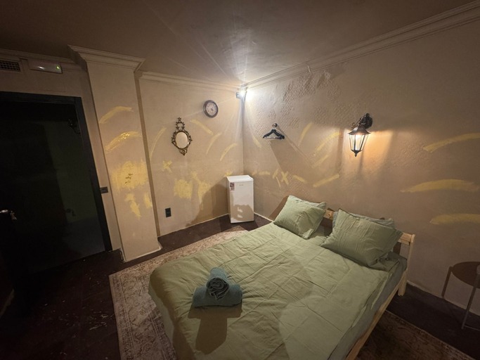 Room 2, Hostal Mustelier, Barcelona