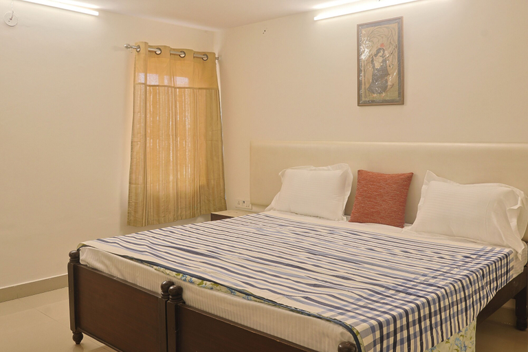 Room 4, The Brownwood Manor, Bhopal