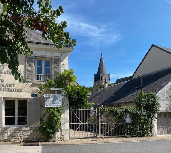 Exterior & Views
