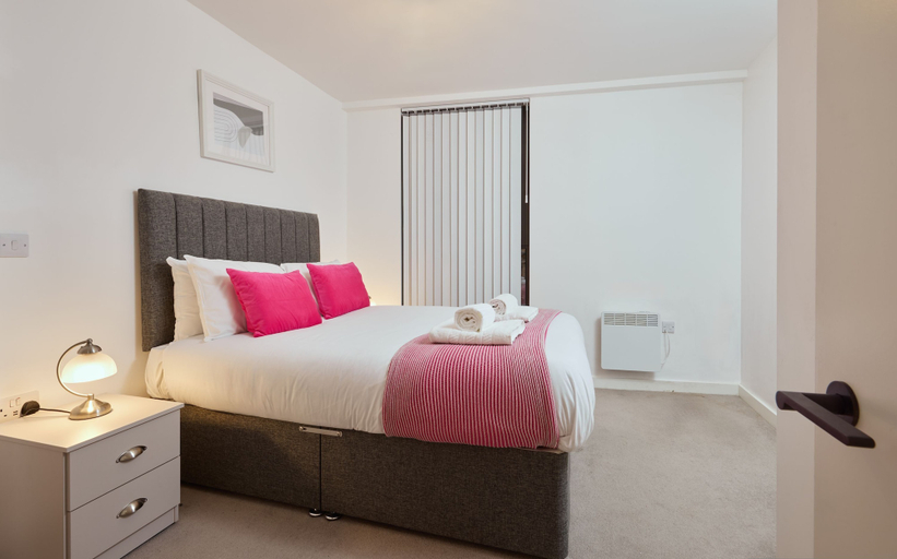 Room 2, Luxe Two-bedroom Haven, Manchester