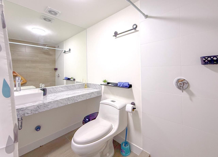 Bathroom 4, Departamento en Miraflores con Piscina (1003)., Lima