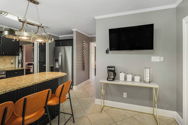 Room 2, Charlotte Mac in Charlotte, Mecklenburg