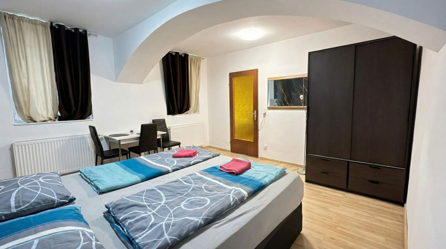 Room 2, Cozy 1BR Plus LR Near Amusement Park, Wien
