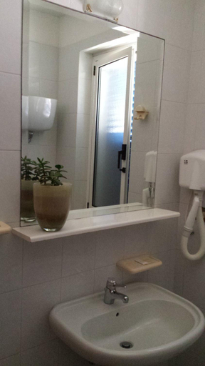 Bathroom, Hotel Le Viole, Foggia