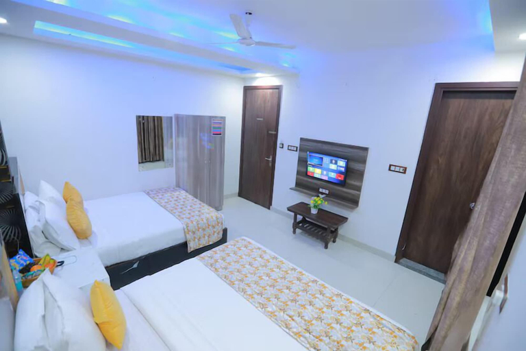 Room 3, Hotel Red Velvet Suites, Delhi