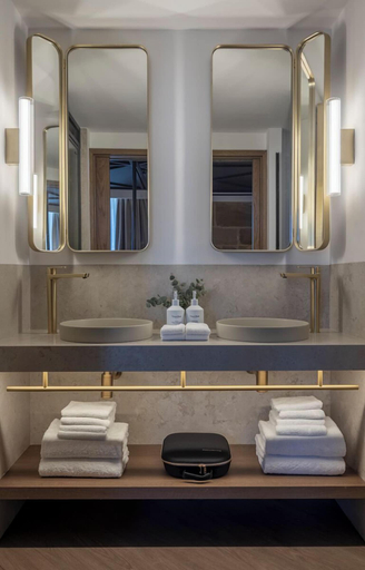 Bathroom 3, Hotel Palacio de los Angeles, La Rioja